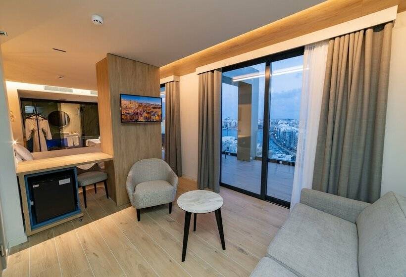 سوییت پرستیژ, Mercure St. Julian S Malta