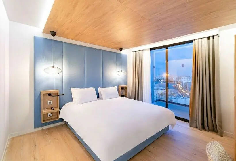 اتاق سوپریور با چشم‌انداز دریا و بالکن, Mercure St. Julian S Malta