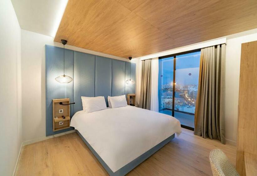 چشم‌انداز دریای سوئیت جونیور پرستیژ, Mercure St. Julian S Malta