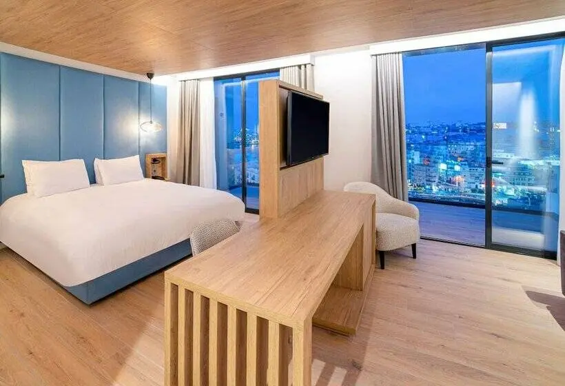 چشم‌انداز دریای سوئیت جونیور پرستیژ, Mercure St. Julian S Malta