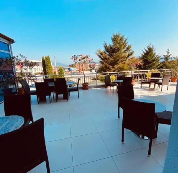 اتاق استاندارد با بالکن, Ambient Struga