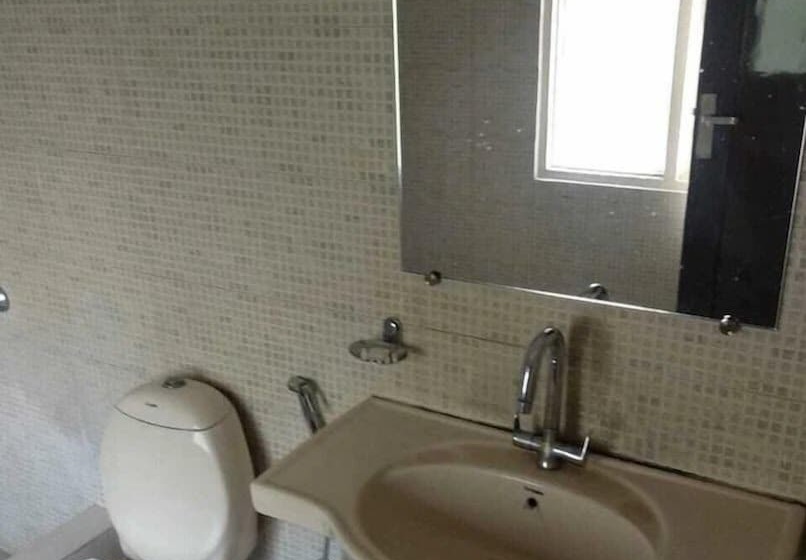 Standard-huone, Red Stone