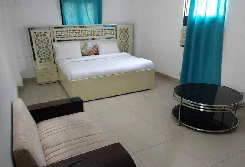 Standard-huone, Red Stone