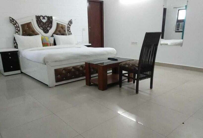 Standard-huone, Red Stone