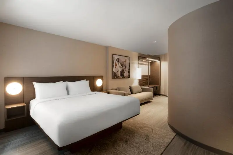 キングサイズベッドのスタンダードルーム, AC Hotel by Marriott Old Montreal