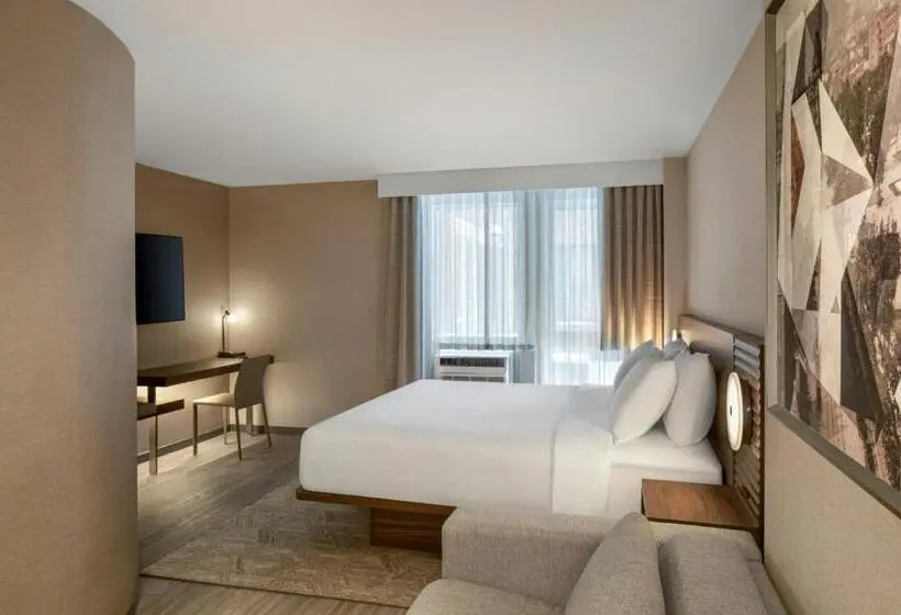 キングサイズベッドのスタンダードルーム, AC Hotel by Marriott Old Montreal