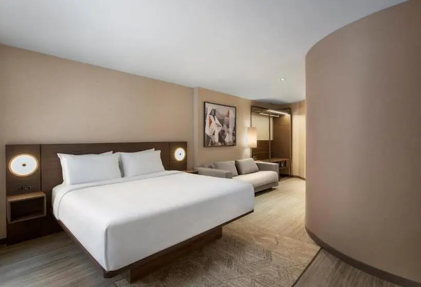 キングサイズベッドのスイートルーム, AC Hotel by Marriott Old Montreal