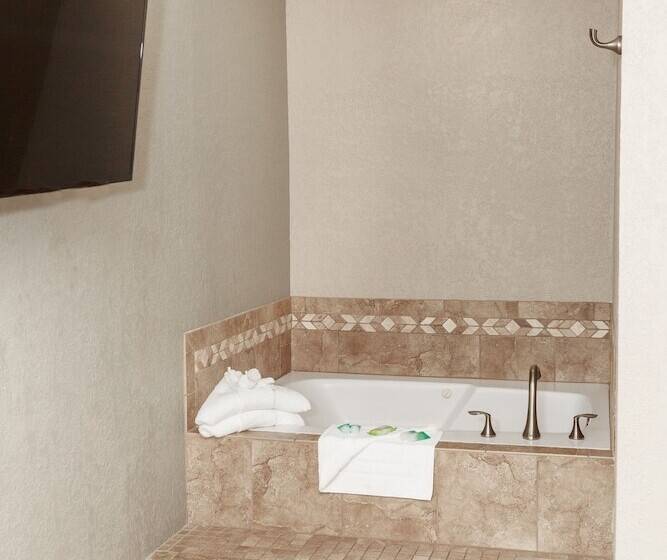 行政套房, Aarchway Inn