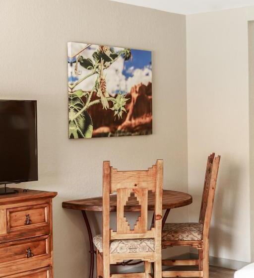 标准间, Aarchway Inn