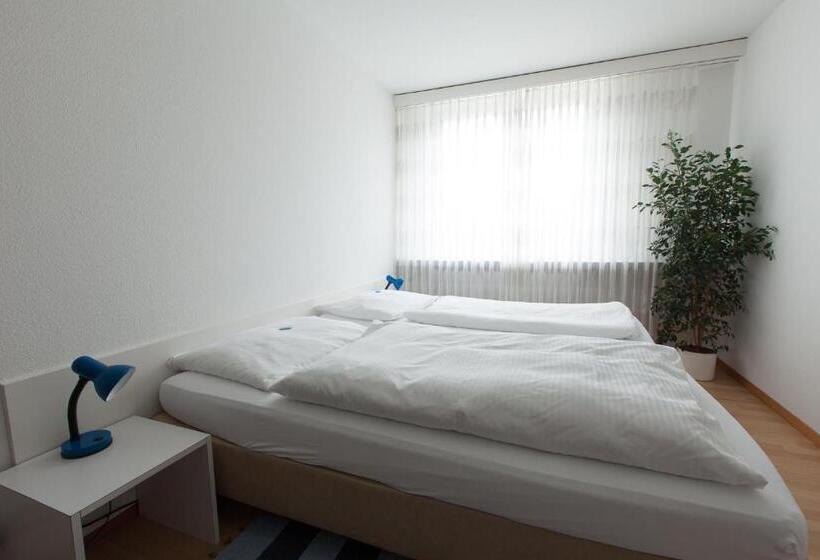 带共用浴室的标准房间, Alpha