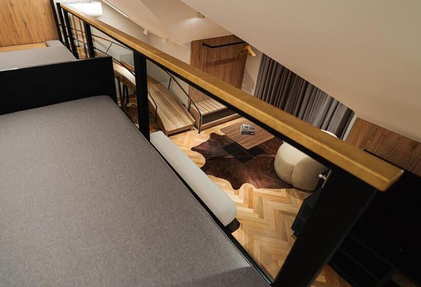 جناح, Bavaria Sport