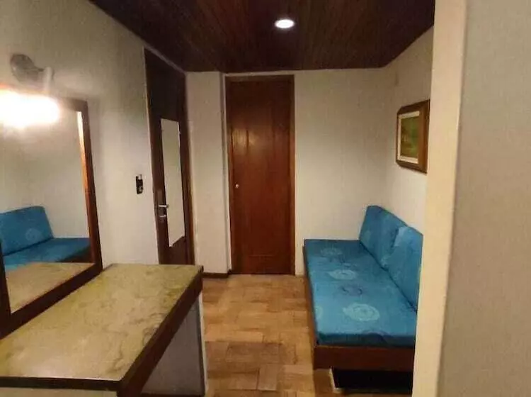 Sviitti, Elo Curitiba