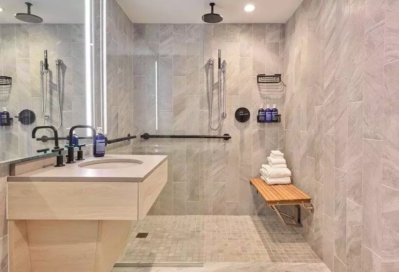 اتاق استاندارد, Greystone Adults Only