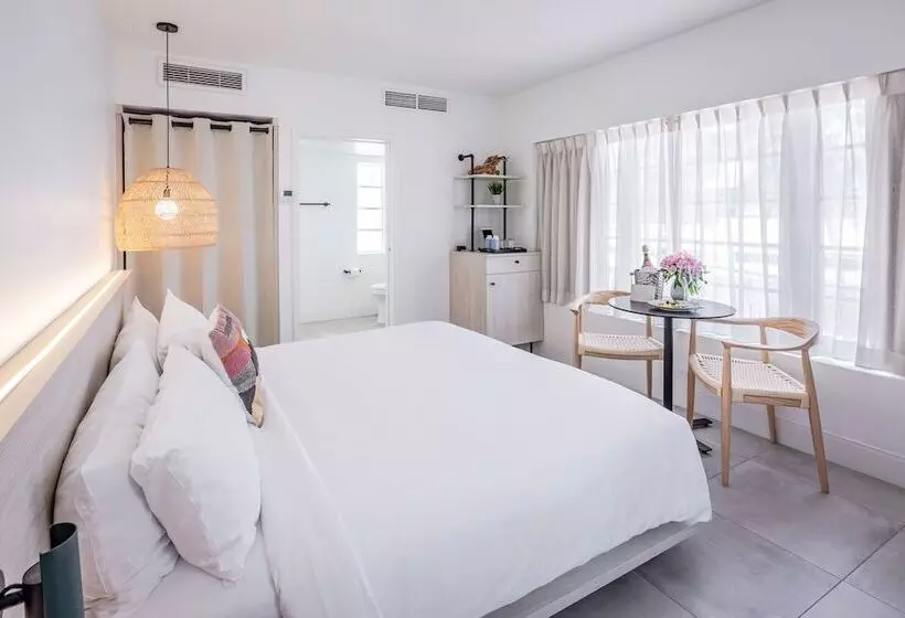 اتاق استاندارد, Greystone Adults Only