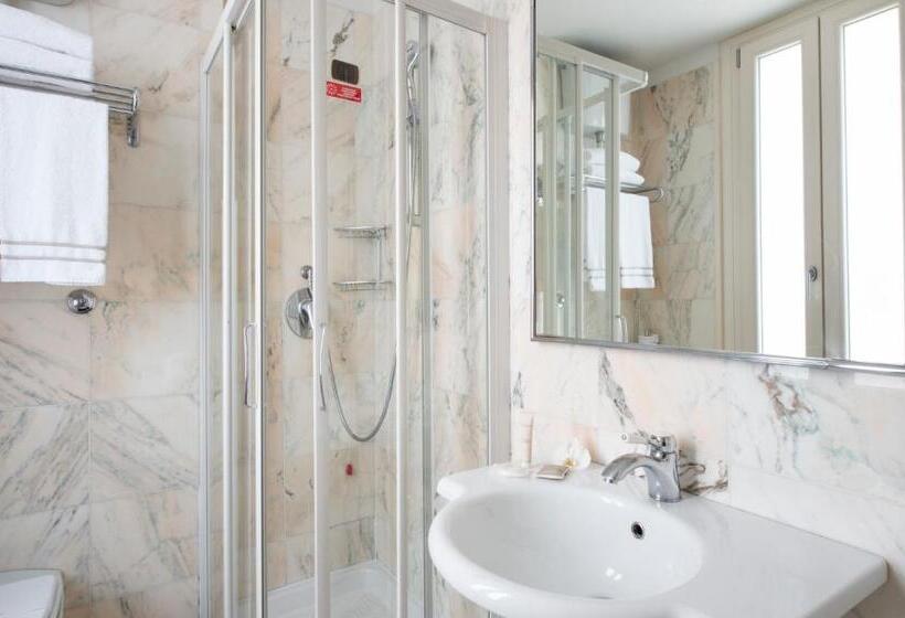 غرفة قياسية ثلاثية, Grifone Firenze  Meetings & Spa