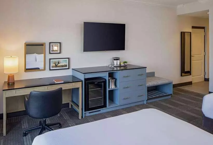 Standard Interior Room