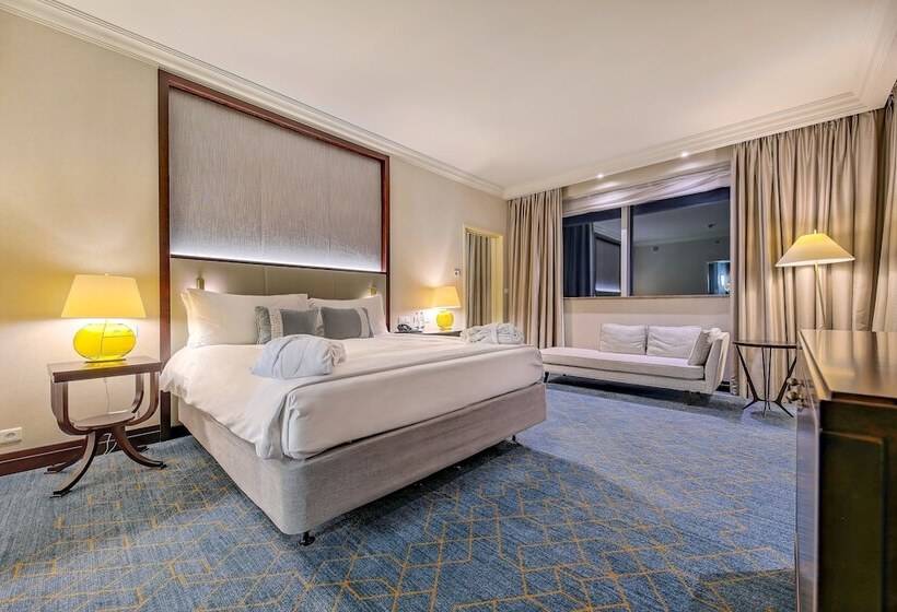 جناح, Intercontinental Warszawa, An Ihg