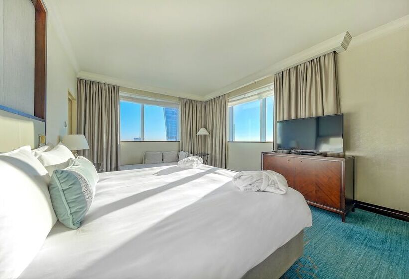 جناح, Intercontinental Warszawa, An Ihg