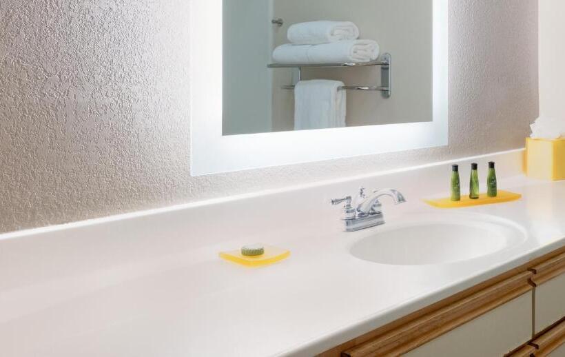 جناح إدارى, Larkspur Landing Extended Stay Suites Milpitas