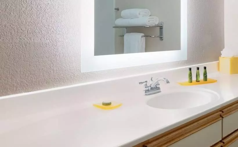 سوییت اجرایی, Larkspur Landing Extended Stay Suites Milpitas