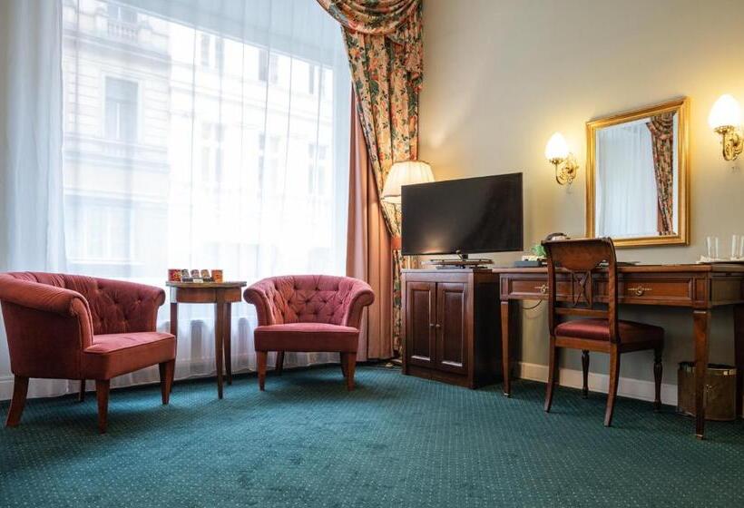 Junior Suite, Liberty