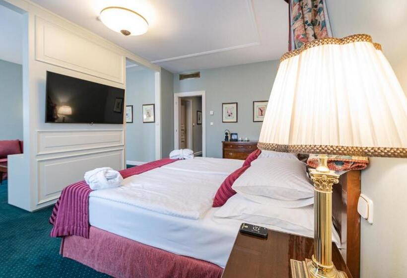 Junior Suite, Liberty