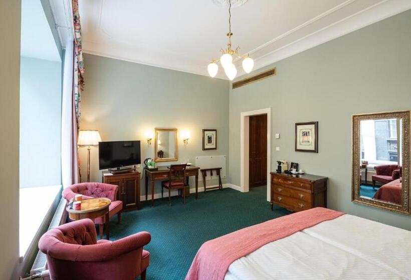 Junior Suite, Liberty