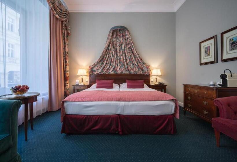 Superior Room, Liberty