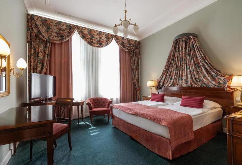 Superior Room, Liberty