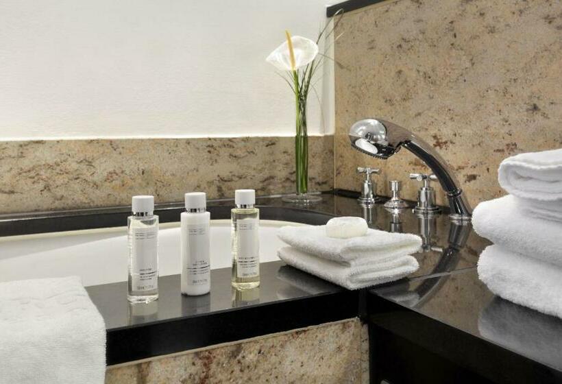 اتاق سوپریور یک تخته, Metropolitan Hotel By Flemings