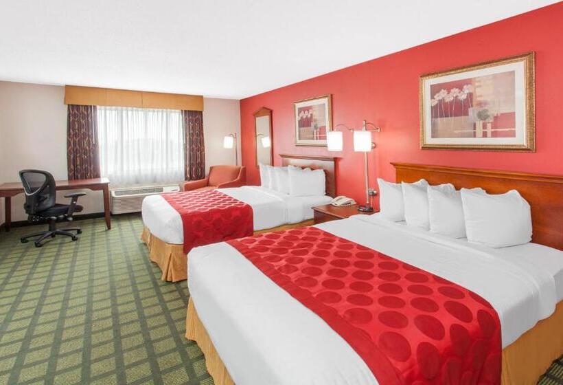 Номер Deluxe, Ramada Limited Decatur