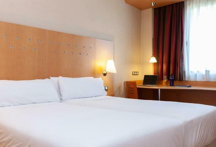 חדר סטנדרט לשלושה, Sb Express Madrid Norte