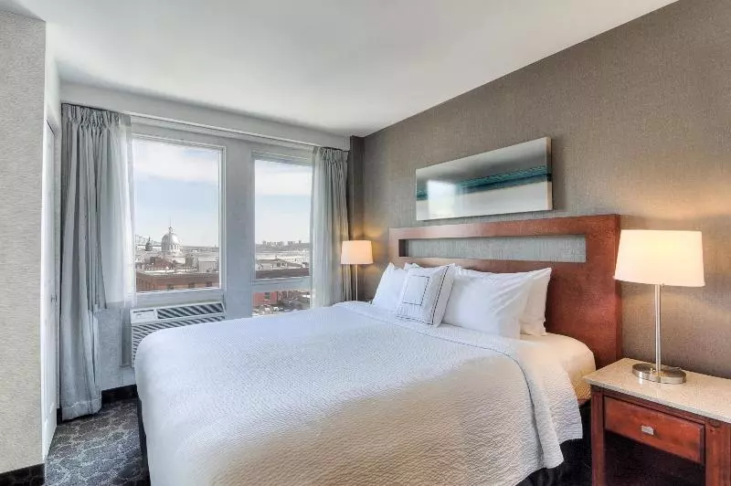 キングサイズベッドのスタンダードルーム, AC Hotel by Marriott Old Montreal