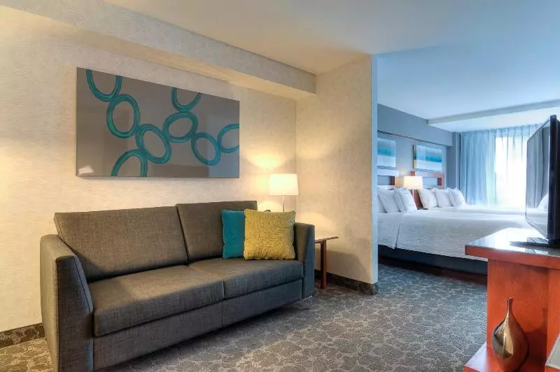 キングサイズベッドのスタンダードルーム, AC Hotel by Marriott Old Montreal