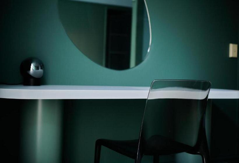 جناح جونيور, The Central Private Hotel By Naumi Hotels