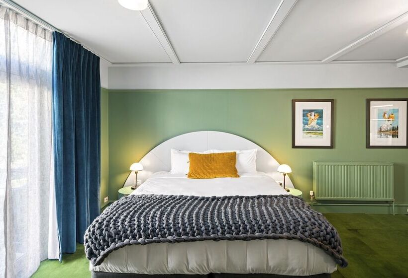 جناح جونيور, The Central Private Hotel By Naumi Hotels