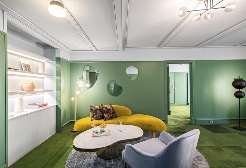 جناح جونيور, The Central Private Hotel By Naumi Hotels