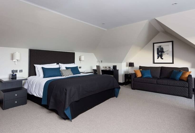 클럽 룸, The Chester