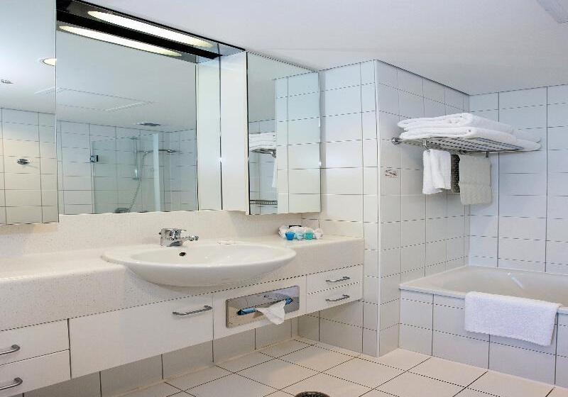 جناح, The Spencer