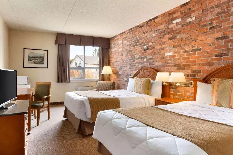 اتاق لوکس, Travelodge By Wyndham North Bay Lakeshore
