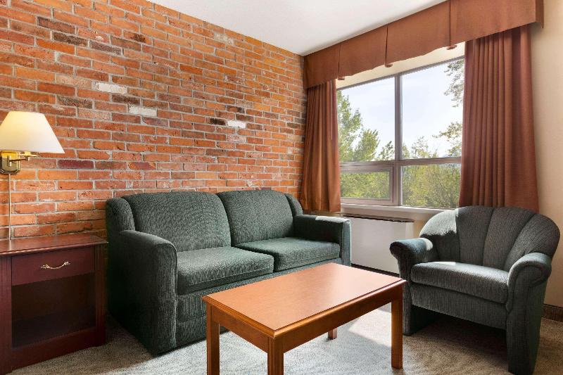 חדר ביזנס, Travelodge By Wyndham North Bay Lakeshore