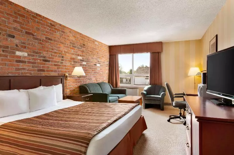اتاق کلاس بیزنس, Travelodge By Wyndham North Bay Lakeshore