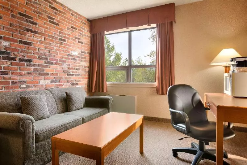 اتاق کلاس بیزنس, Travelodge By Wyndham North Bay Lakeshore