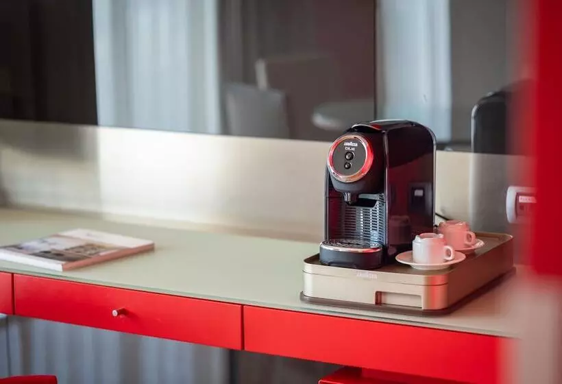 سوییت, Unahotels Bologna Centro