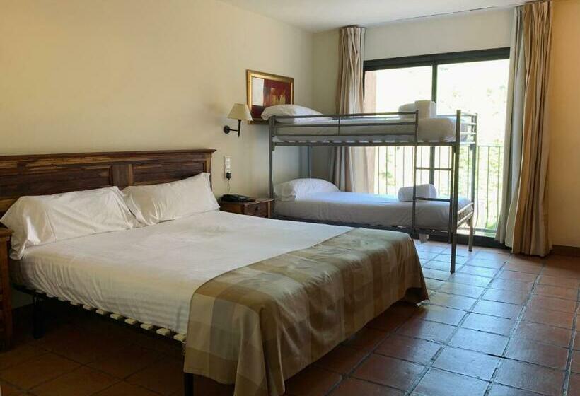 ファミリールーム, La Figuerola Hotel & Restaurant