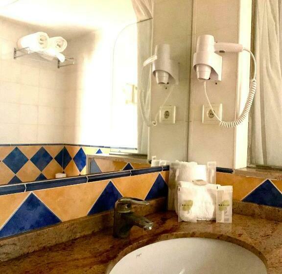 ファミリールーム, La Figuerola Hotel & Restaurant