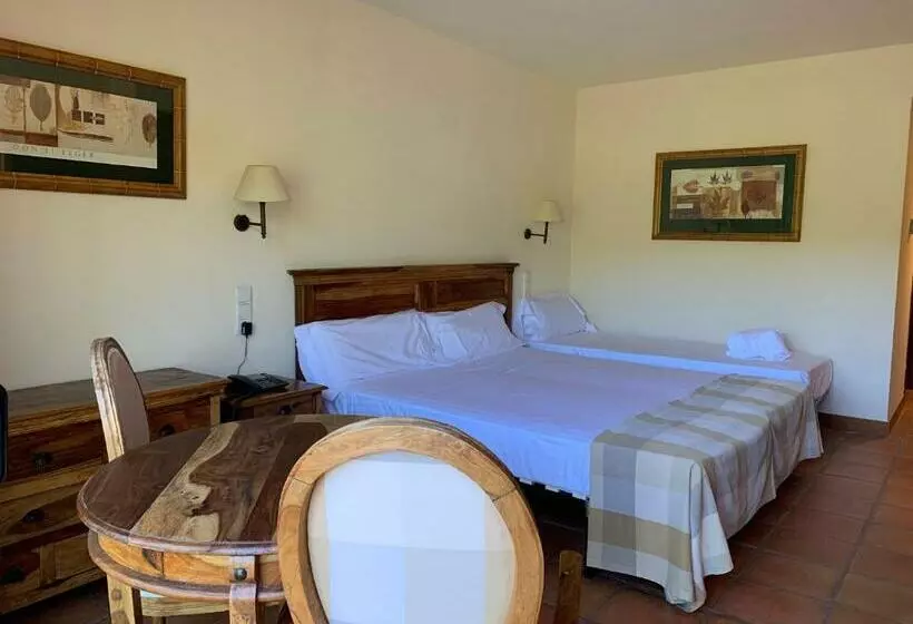 スタンダードトリプルルーム, La Figuerola Hotel & Restaurant