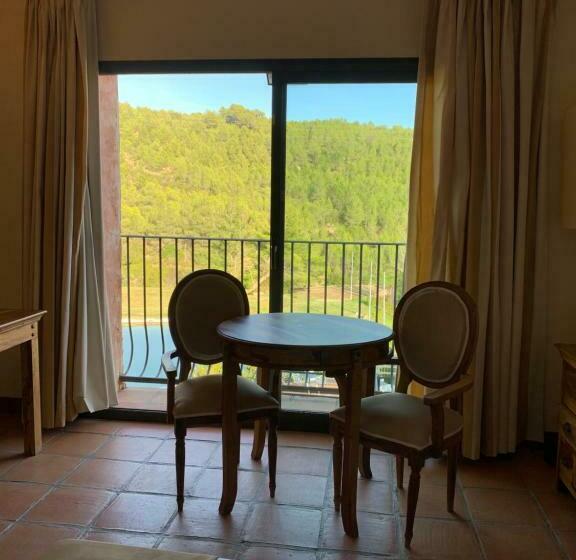 スタンダードトリプルルーム, La Figuerola Hotel & Restaurant