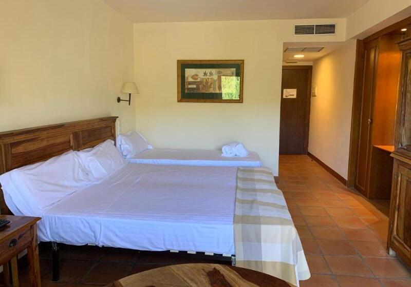 スタンダードトリプルルーム, La Figuerola Hotel & Restaurant