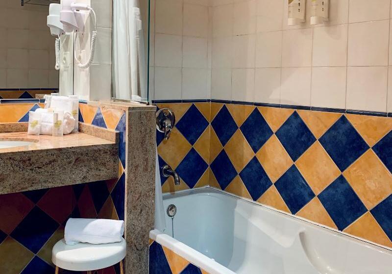 Номер Стандарт, La Figuerola Hotel & Restaurant